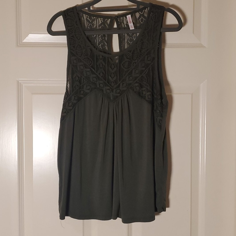 Green blouse with lacy top
